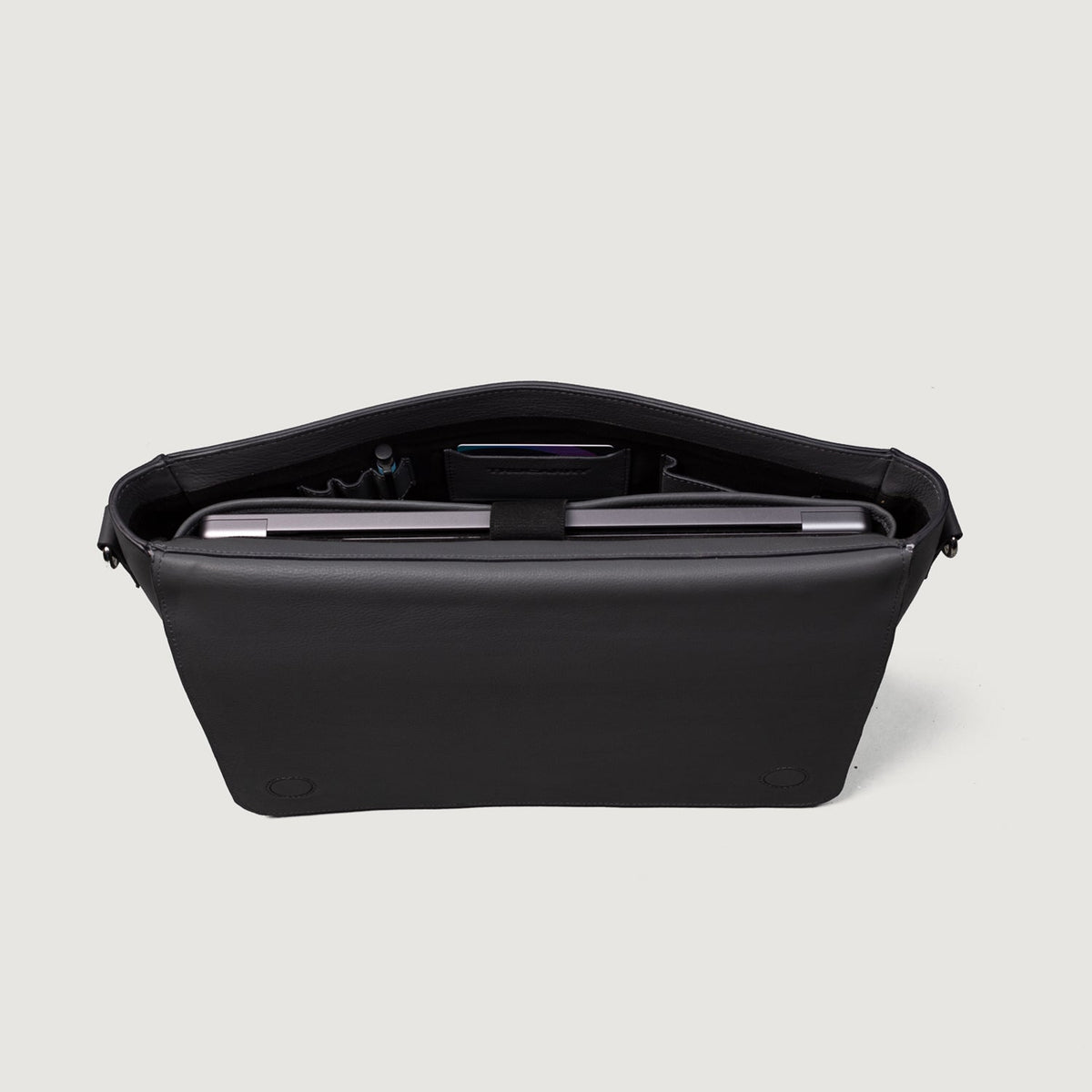 The Carismatico Grey Milled Leather Messenger Bag