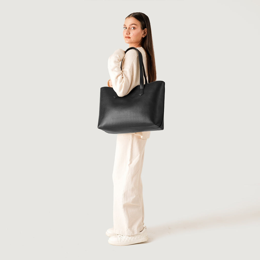 The Bianca Leather Tote Bag in Black