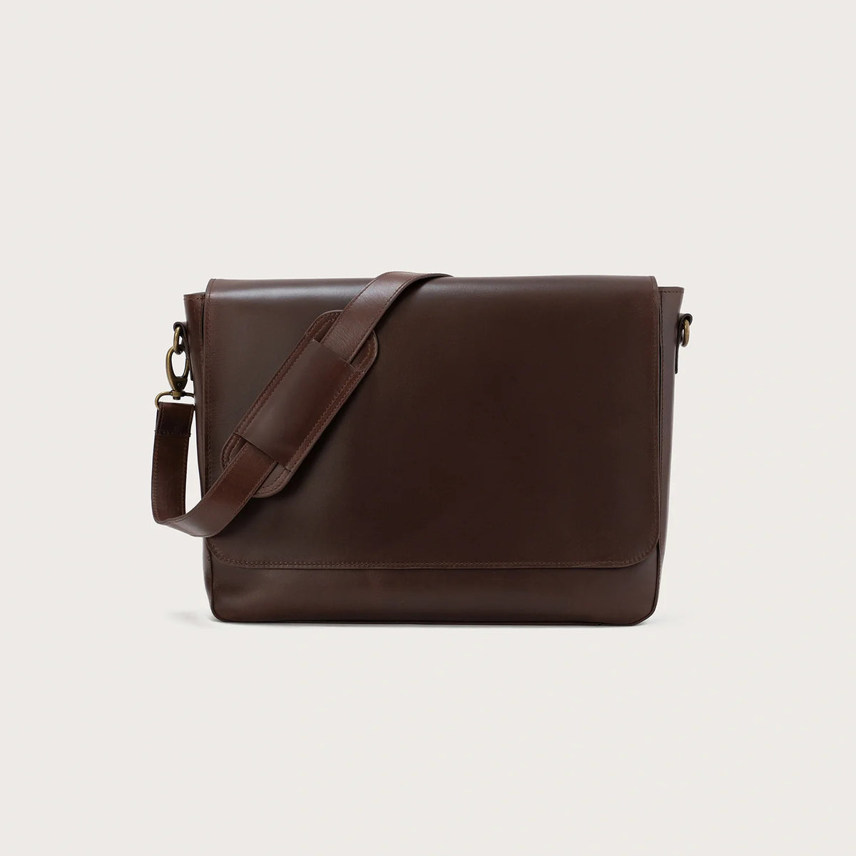 The Carismatico Vintage Brown Crazy Horse Leather Messenger Bag