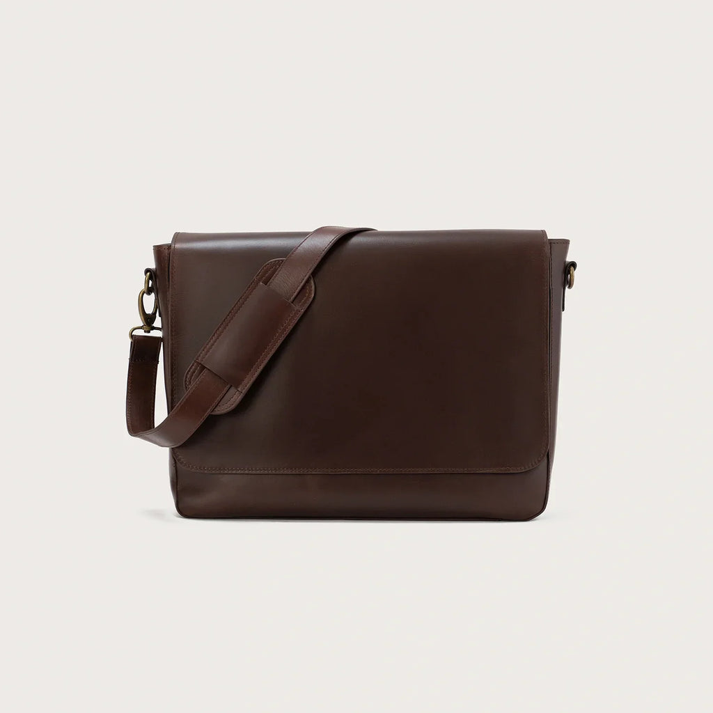 The Carismatico Vintage Brown Crazy Horse Leather Messenger Bag