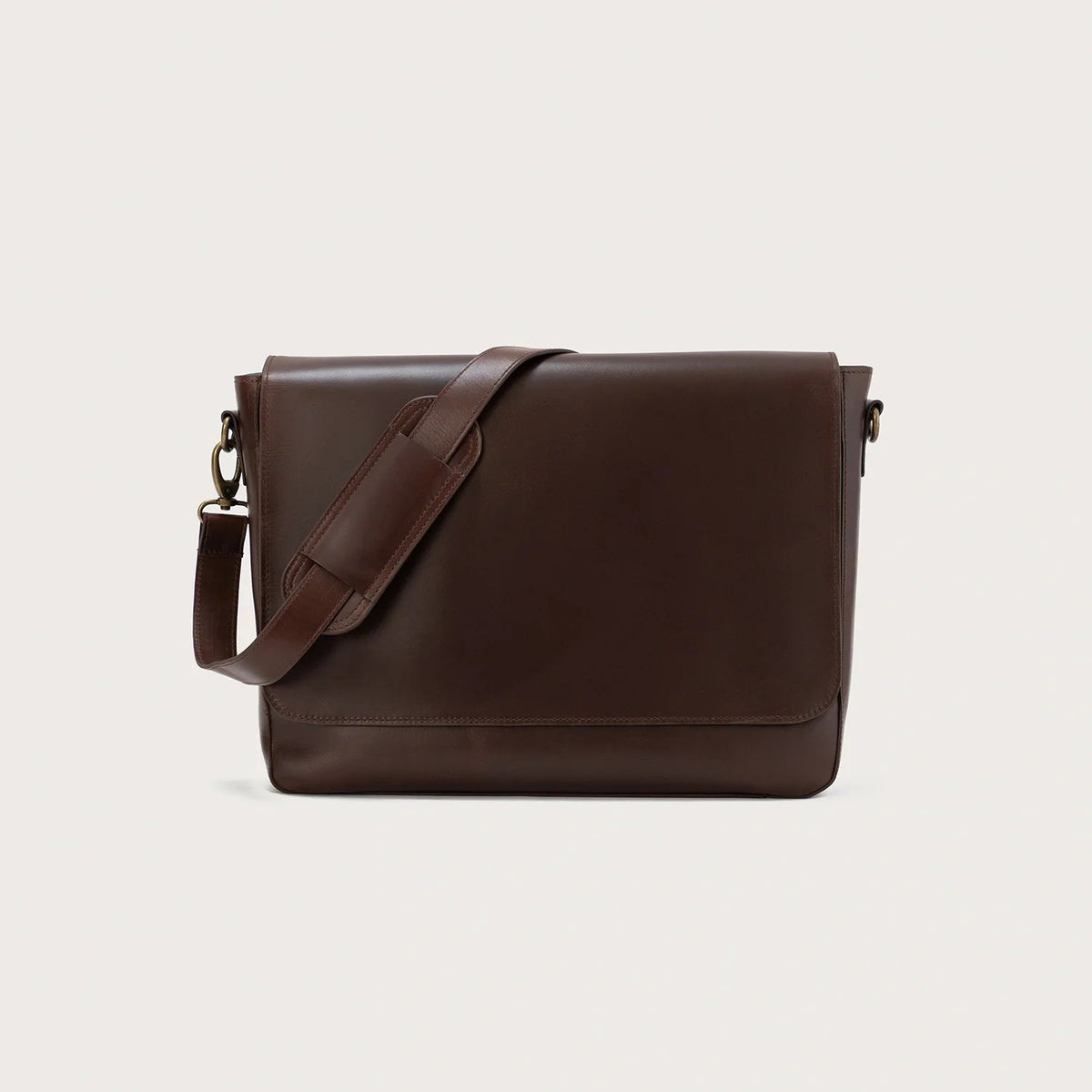 The Carismatico Vintage Brown Crazy Horse Leather Messenger Bag
